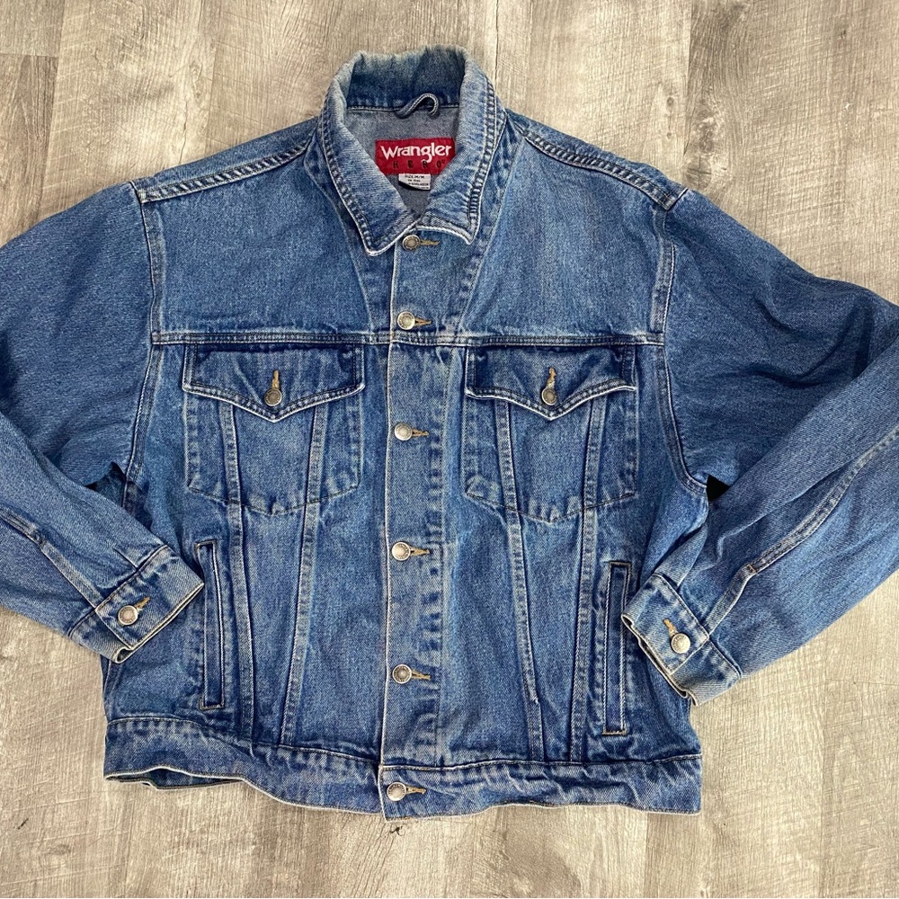 Vintage Wrangler Hero Denim Jean Jacket Men’s Medium Nice Faded Blue.